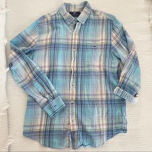 Vineyard Vines slim fit tucker shirt- Medium